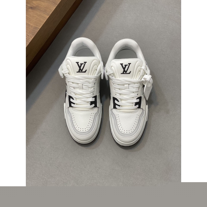l**is V*t*n sneakers